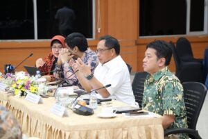 mendagri duduk maruarar