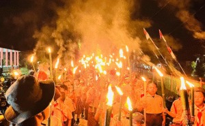 Pawai Obor di Perbatasan Nyalakan HUT ke- 80 RI
