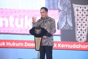 mendagri batik tangan