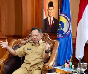mendagri duduk gaya