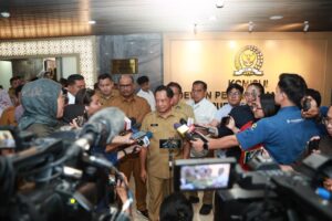 mendagri doorstop di depan dpr