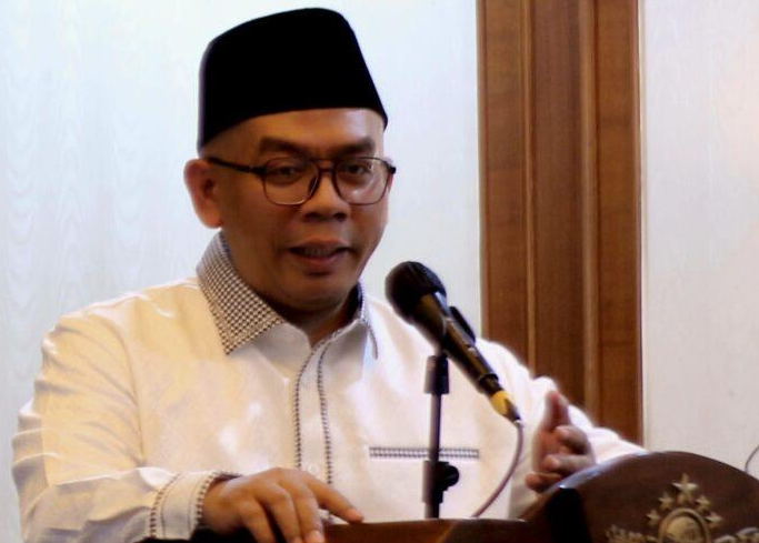 Hery Haryanto Azumi Initiator, the New Awakening Movement of Nahdlatul Ulama (GKB-NU); Former Chairman of the Indonesian Muslim Student Movement (PMII); Former Deputy Secretary-General of Nahdlatul Ulama (NU)