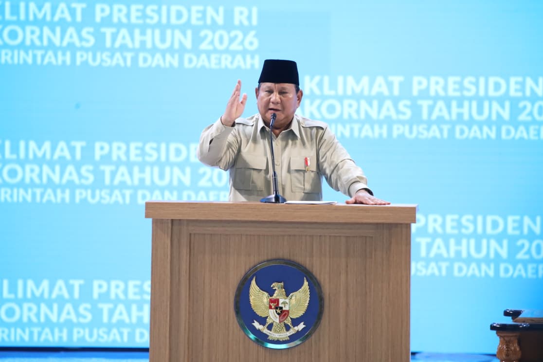 Presiden RI Prabowo Subianto membuka sekaligus memberikan arahan pada Rapat Koordinasi Nasional (Rakornas) Pemerintah Pusat dan Daerah Tahun 2026 di Sentul International Convention Center (SICC), Kabupaten Bogor, Jawa Barat, Senin (2/2/2026). (Foto: Puspen Kemendagri)