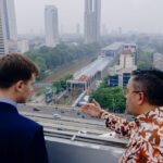 Kunjungan Menteri Aviasi, Maritim, dan Dekarbonisasi Inggris, Keir Mather, ke Indonesia tak sekadar agenda diplomatik. Di sela lawatan resminya, ia menyempatkan diri menjajal layanan MRT Jakarta, sebagai simbol penguatan kerja sama strategis kedua negara di sektor transportasi berkelanjutan.
