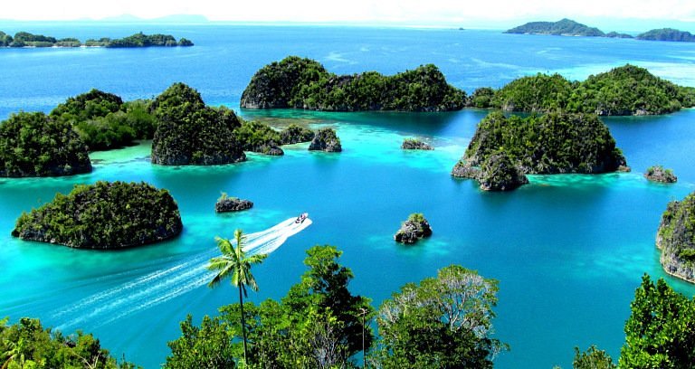 raja ampat pemandangan-pulau2-kecil